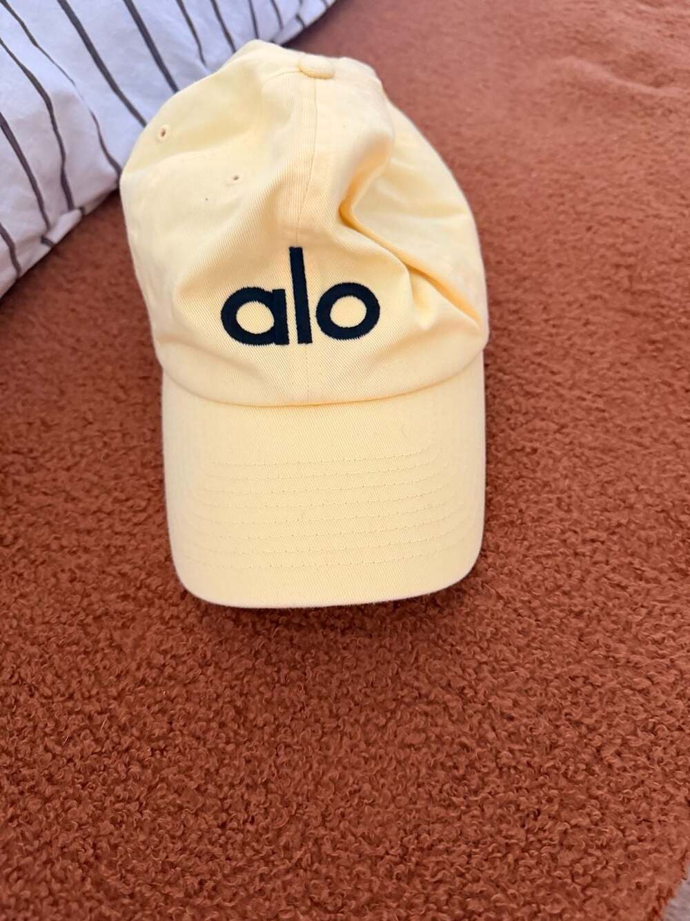 Alo Yoga Classic Baseball Cap Yellow